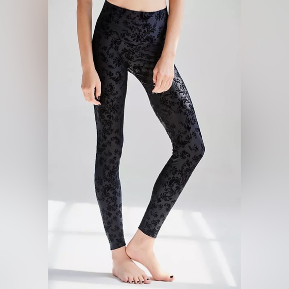 FREE PEOPLE 🖤 High-Rise‎ Ankle Length Flocked
Legging M/L - Picture 2 of 13